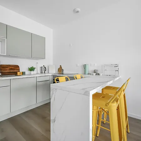 L Apparte Beau 2 Chb Moderne Avec Jardin Prive Parking Proche Centre Lägenhet