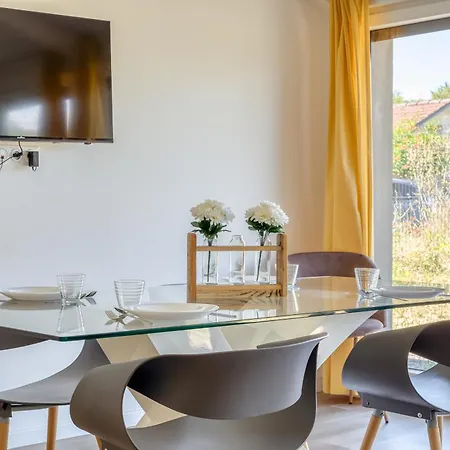 L Apparte Beau 2 Chb Moderne Avec Jardin Prive Parking Proche Centre
