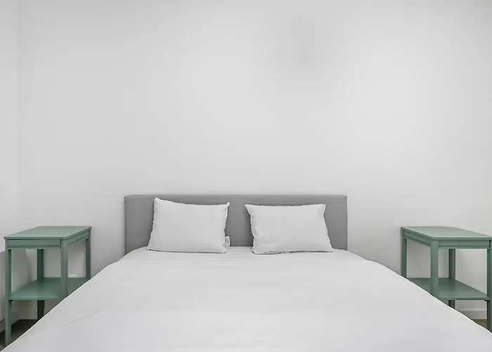 L Apparté Beau 2 Chb Moderne Avec Jardin Privé Parking Proche Centre Évreux