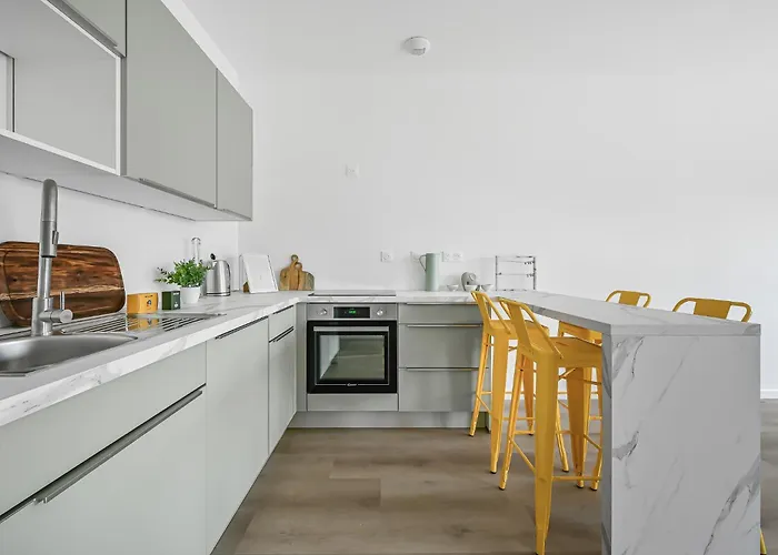 L Apparté Beau 2 Chb Moderne Avec Jardin Privé Parking Proche Centre