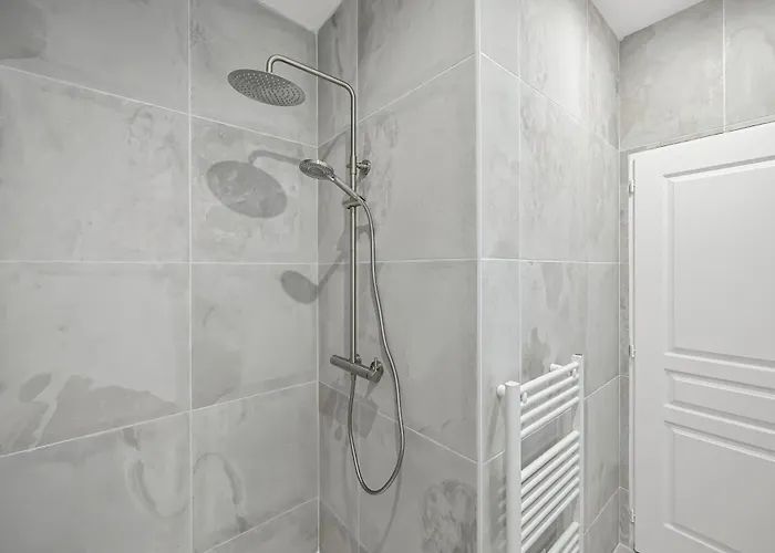 L Apparté Beau 2 Chb Moderne Avec Jardin Privé Parking Proche Centre Appartamento Évreux