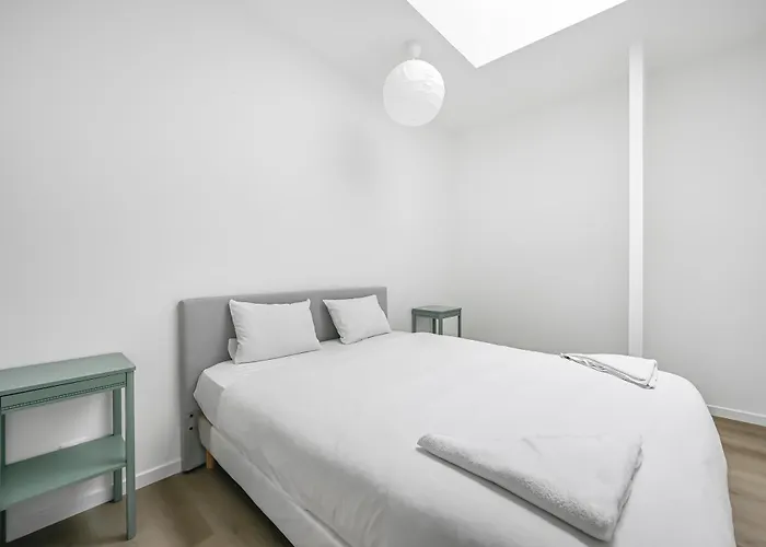 L Apparté Beau 2 Chb Moderne Avec Jardin Privé Parking Proche Centre Appartamento